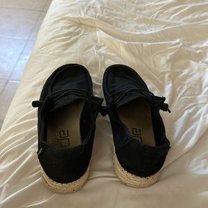 women’s hey dude size 9